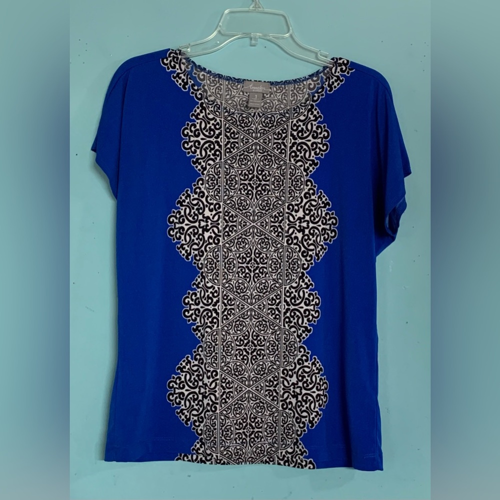 Traveler’s by Chico’s royal blue ladies top, size M